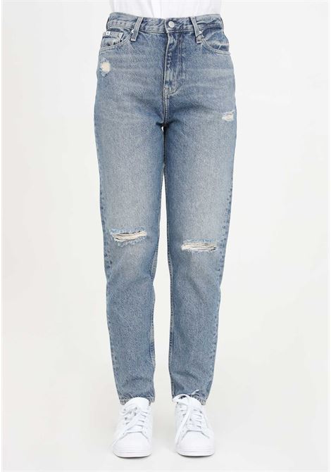 Jeans da donna con strappi lavaggio blu medio CALVIN KLEIN JEANS | J20J2221481A41A4